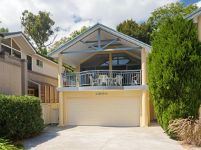 Sienna, 27a Christmas Bush Avenue - Duplex with aircon, wi-fi and close to Dutchie's Beach
